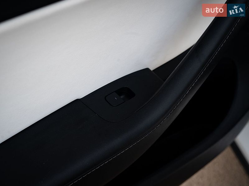 Позашляховик / Кросовер Tesla Model Y 2020 в Хмельницькому