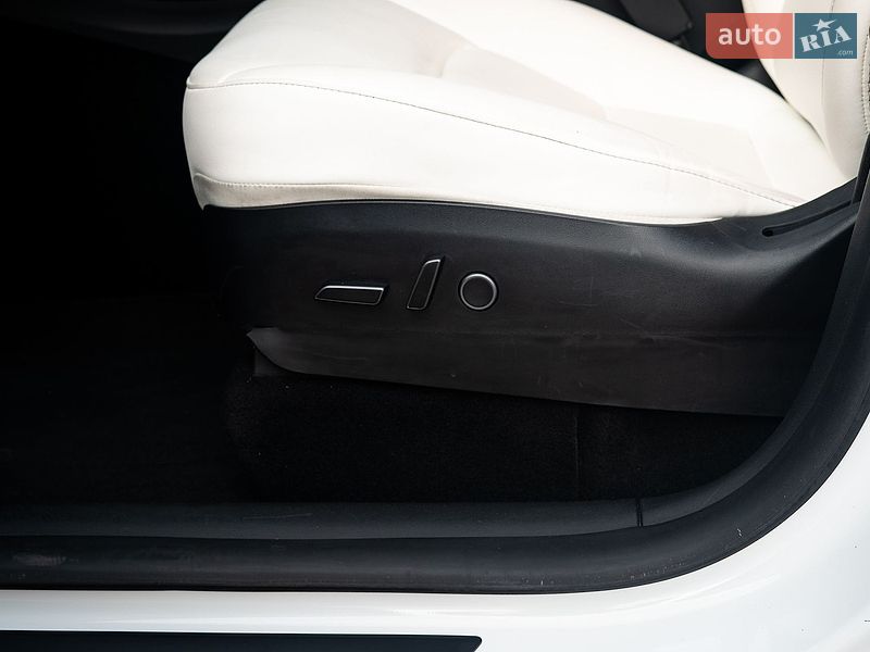 Внедорожник / Кроссовер Tesla Model Y 2020 в Хмельницком