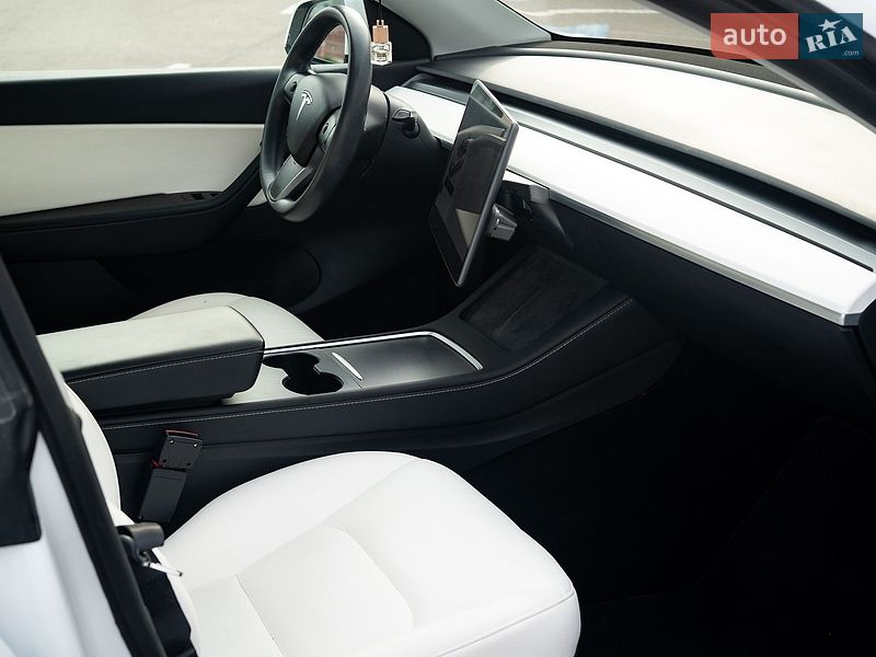 Внедорожник / Кроссовер Tesla Model Y 2020 в Хмельницком