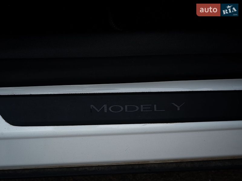 Внедорожник / Кроссовер Tesla Model Y 2020 в Хмельницком