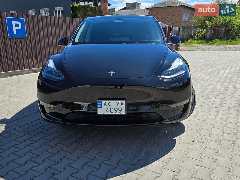 Tesla Model Y 2023