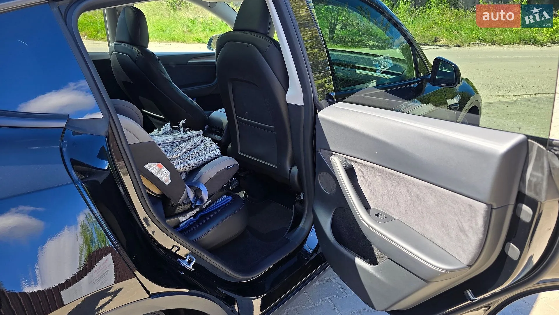 2023 Tesla Model Y - мініатюра 23