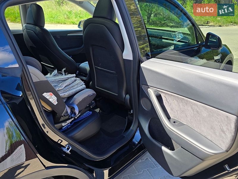 Внедорожник / Кроссовер Tesla Model Y 2023 в Луцке
