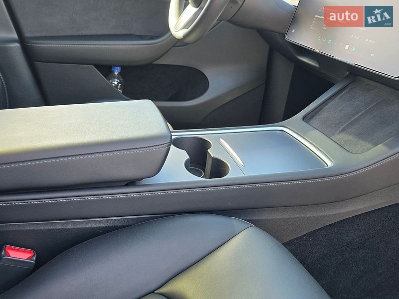 Внедорожник / Кроссовер Tesla Model Y 2023 в Луцке