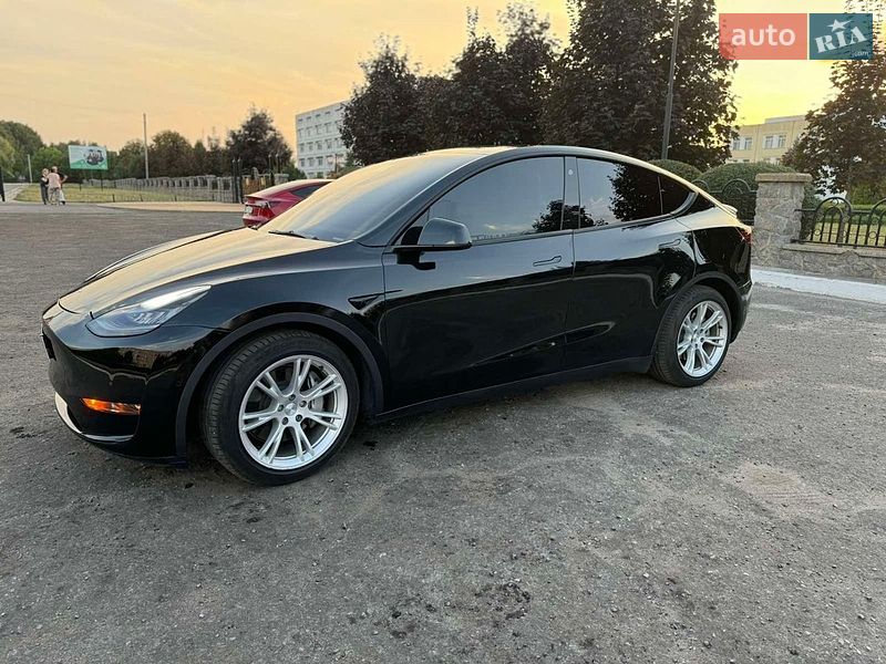 Tesla Model Y 2021