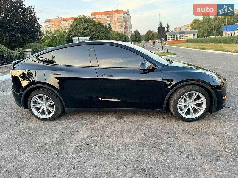 Позашляховик / Кросовер Tesla Model Y 2021 в Сумах