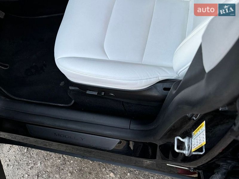 Позашляховик / Кросовер Tesla Model Y 2021 в Сумах