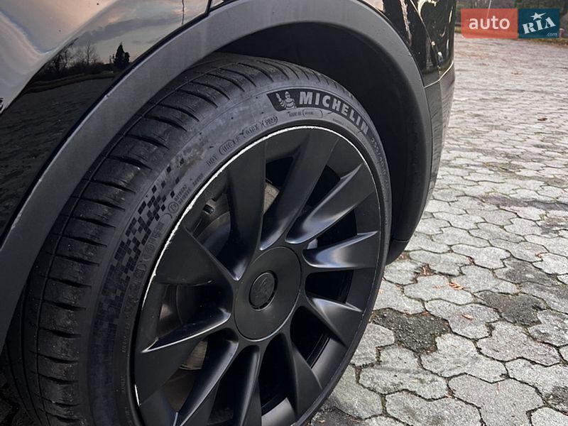 Позашляховик / Кросовер Tesla Model Y 2023 в Дубні