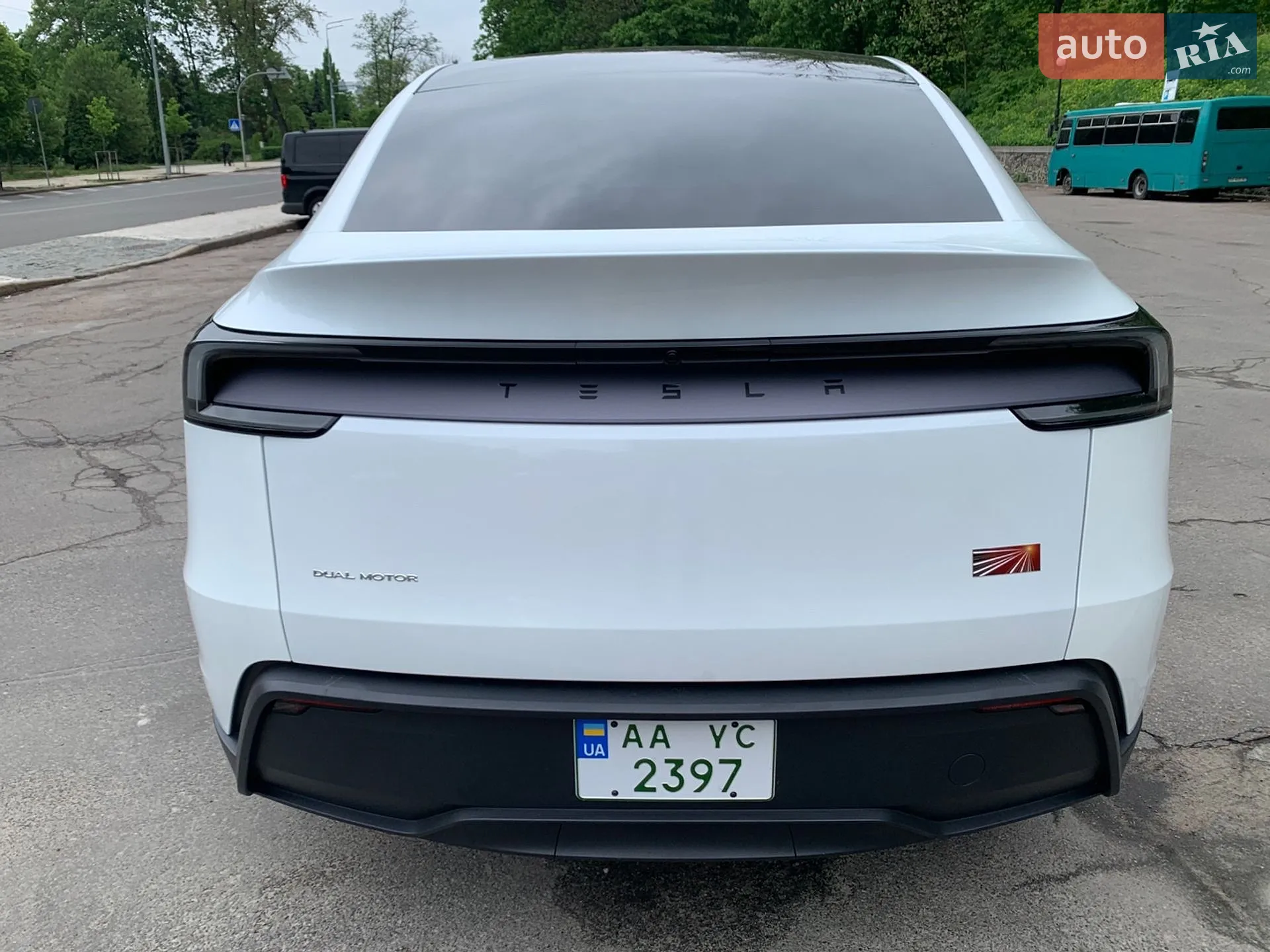 2025 Tesla Model Y - мініатюра 6