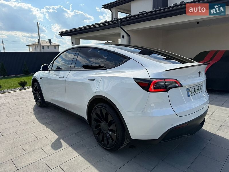 Внедорожник / Кроссовер Tesla Model Y 2021 в Ивано-Франковске