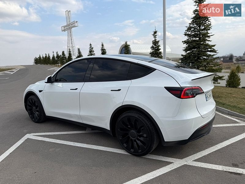 Внедорожник / Кроссовер Tesla Model Y 2021 в Ивано-Франковске
