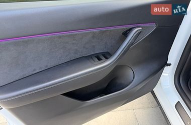 Внедорожник / Кроссовер Tesla Model Y 2021 в Ивано-Франковске