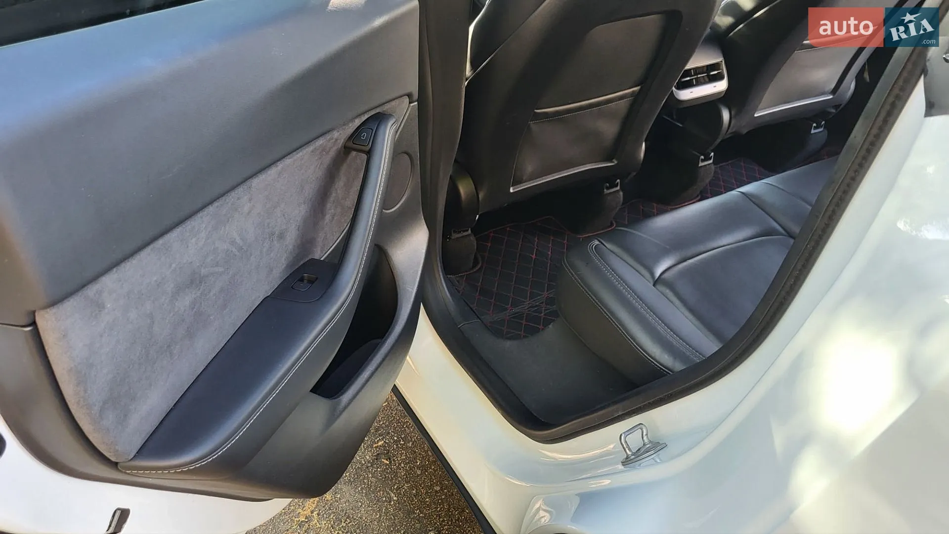 2021 Tesla Model Y - мініатюра 8