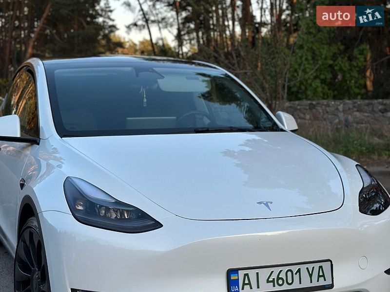 Tesla Model Y 2023