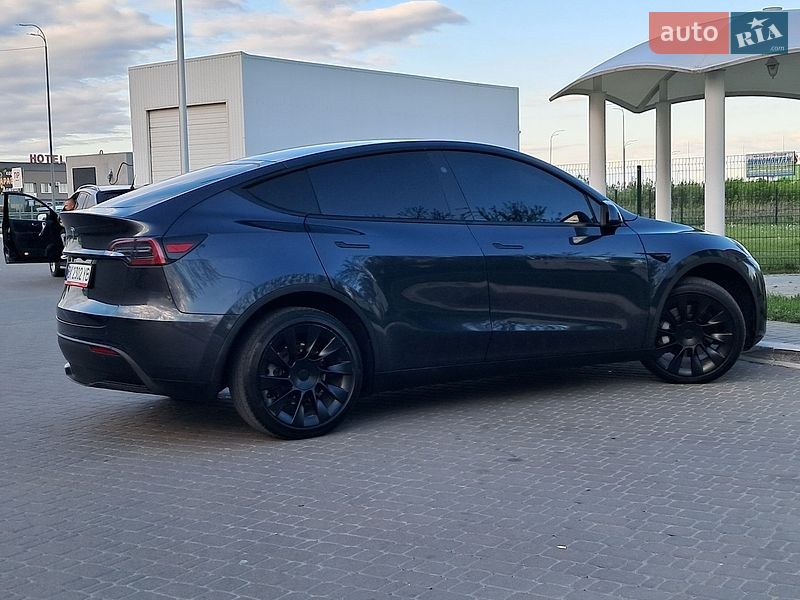 Позашляховик / Кросовер Tesla Model Y 2024 в Рівному