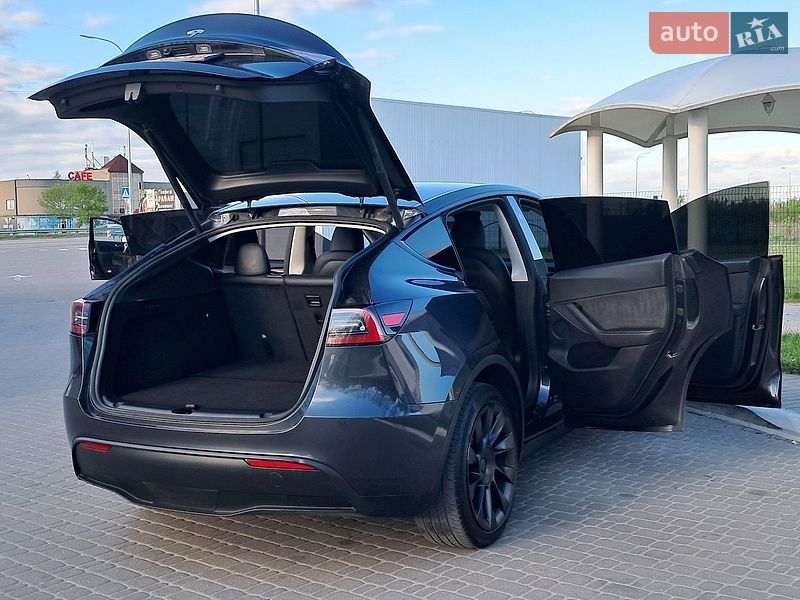 Позашляховик / Кросовер Tesla Model Y 2024 в Рівному