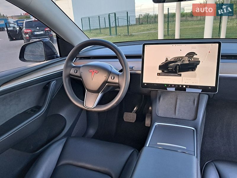 Позашляховик / Кросовер Tesla Model Y 2024 в Рівному
