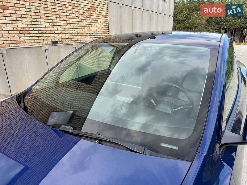 Внедорожник / Кроссовер Tesla Model Y 2021 в Луцке