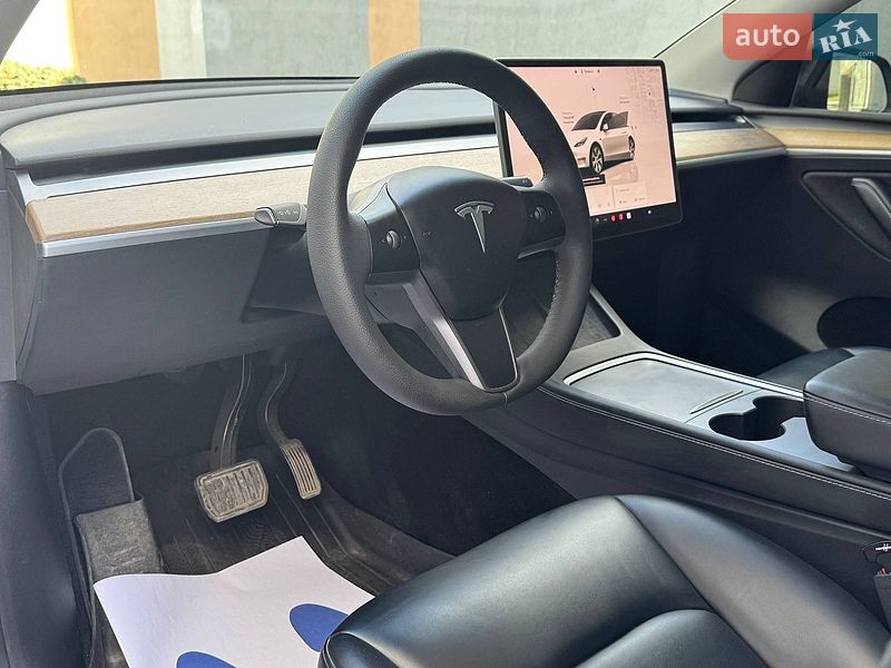 Внедорожник / Кроссовер Tesla Model Y 2023 в Львове