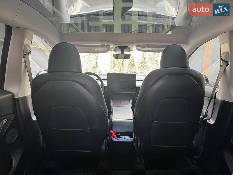 Внедорожник / Кроссовер Tesla Model Y 2023 в Львове