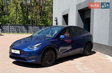 Позашляховик / Кросовер Tesla Model Y 2024 в Києві фото 4 Позашляховик / Кросовер Tesla Model Y 2024 в Києві