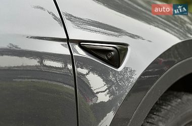 Внедорожник / Кроссовер Tesla Model Y 2021 в Львове