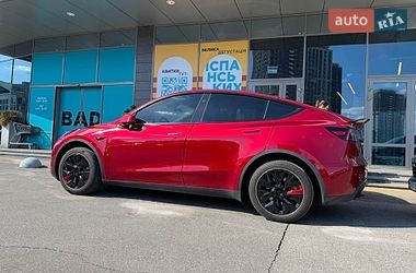 Позашляховик / Кросовер Tesla Model Y 2024 в Києві