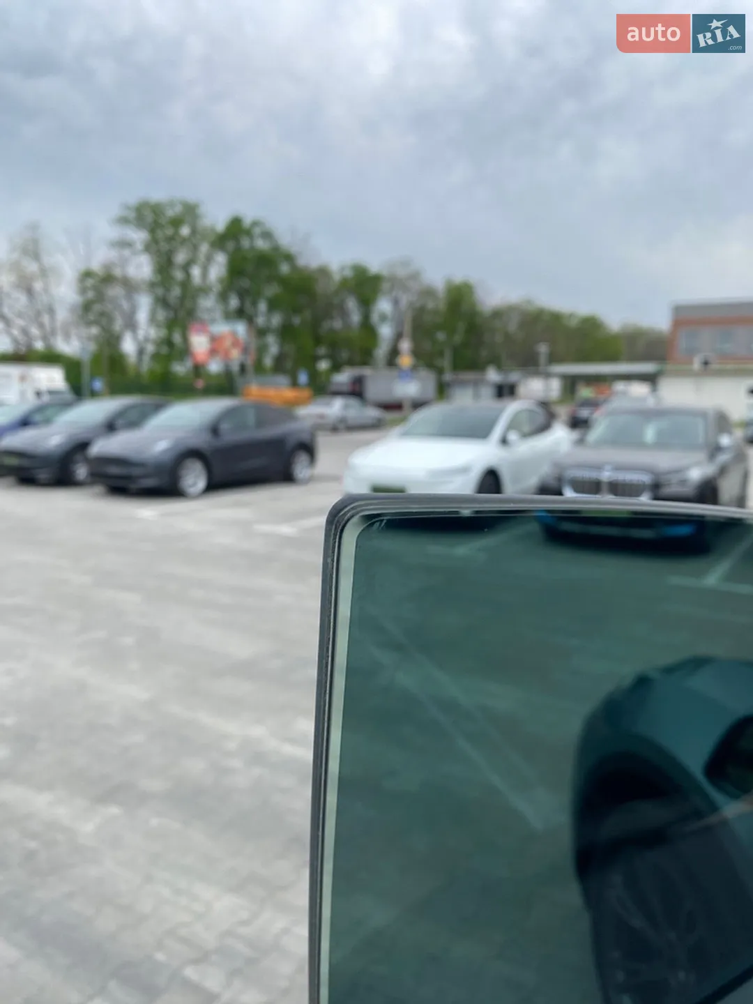 2024 Tesla Model Y - мініатюра 8
