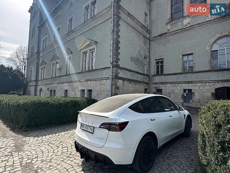 Внедорожник / Кроссовер Tesla Model Y 2021 в Ивано-Франковске фото 13 Внедорожник / Кроссовер Tesla Model Y 2021 в Ивано-Франковске