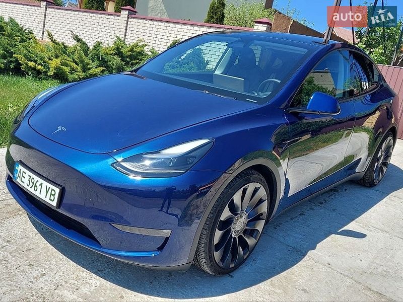 Внедорожник / Кроссовер Tesla Model Y 2024 в Днепре