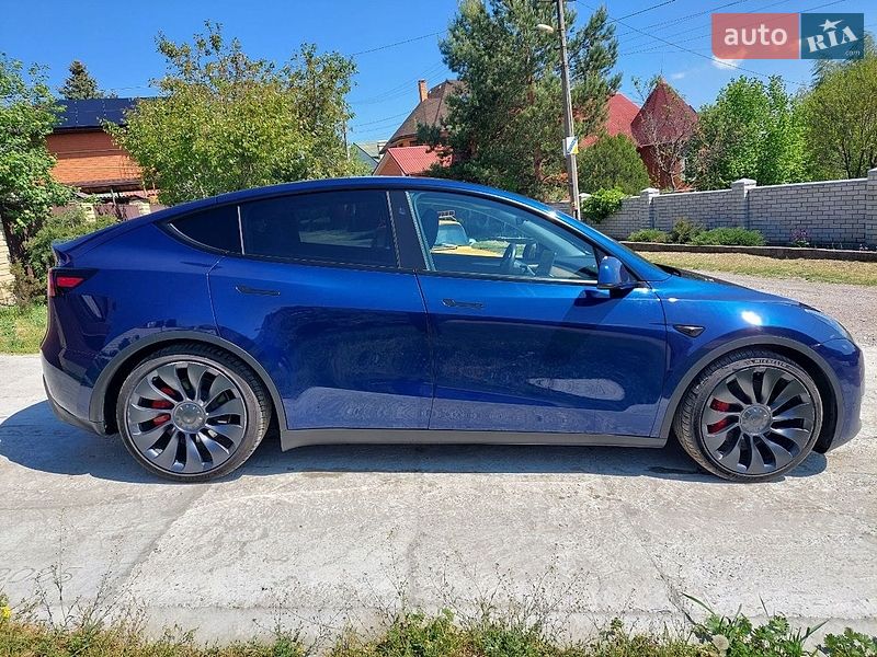 Внедорожник / Кроссовер Tesla Model Y 2024 в Днепре