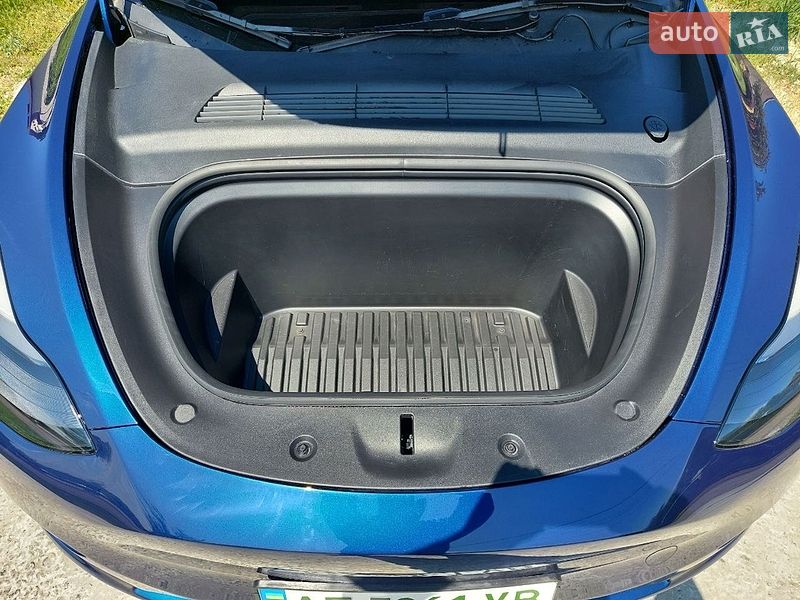Внедорожник / Кроссовер Tesla Model Y 2024 в Днепре