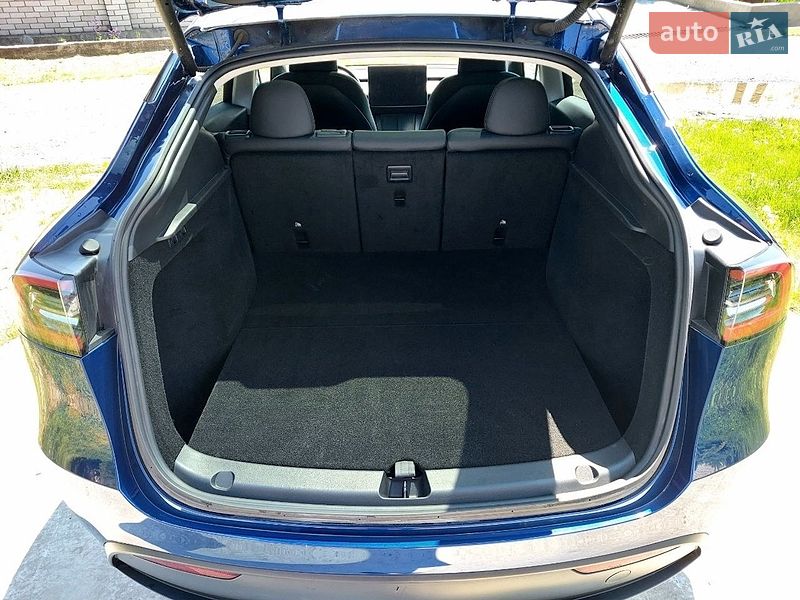 Внедорожник / Кроссовер Tesla Model Y 2024 в Днепре
