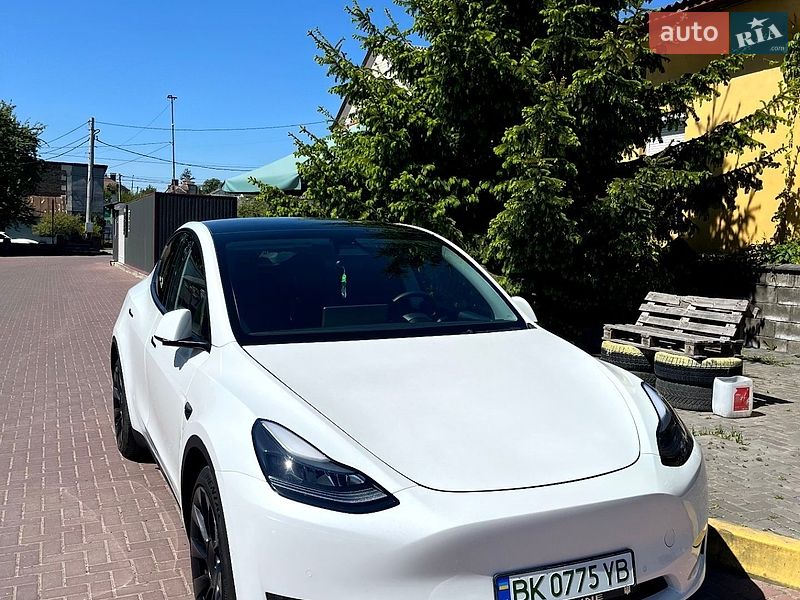 Tesla Model Y 2022