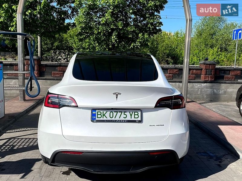 Позашляховик / Кросовер Tesla Model Y 2022 в Рівному фото 12 Позашляховик / Кросовер Tesla Model Y 2022 в Рівному