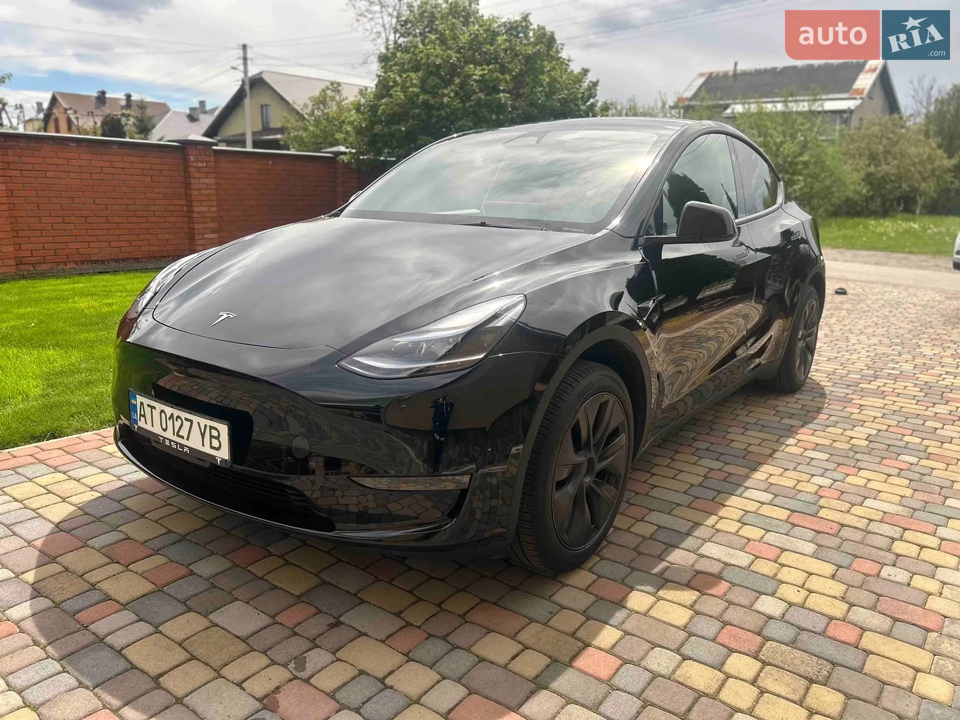 2024 Tesla Model Y - фото 1