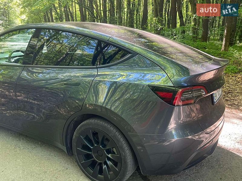 Внедорожник / Кроссовер Tesla Model Y 2021 в Ровно