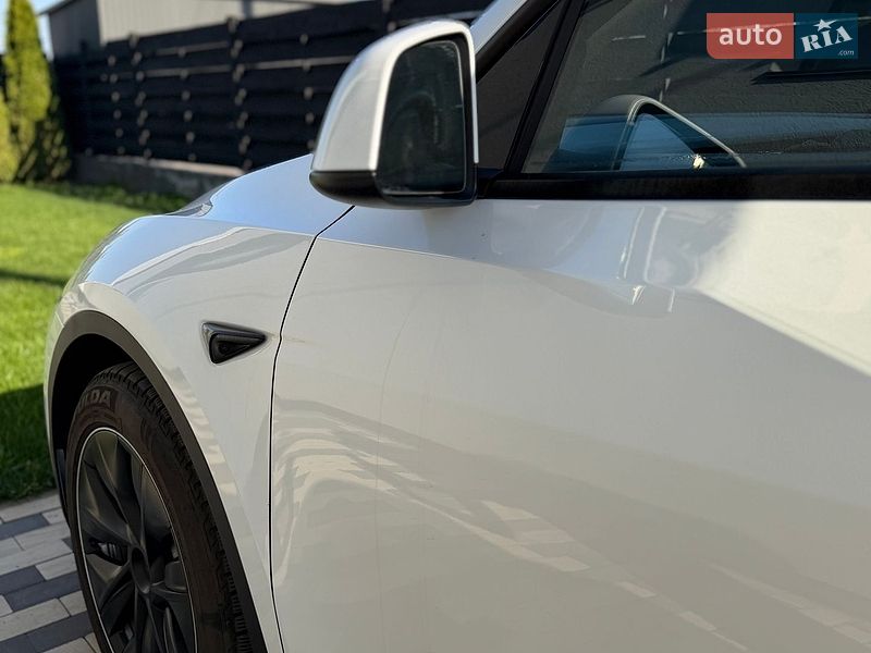 Позашляховик / Кросовер Tesla Model Y 2023 в Києві