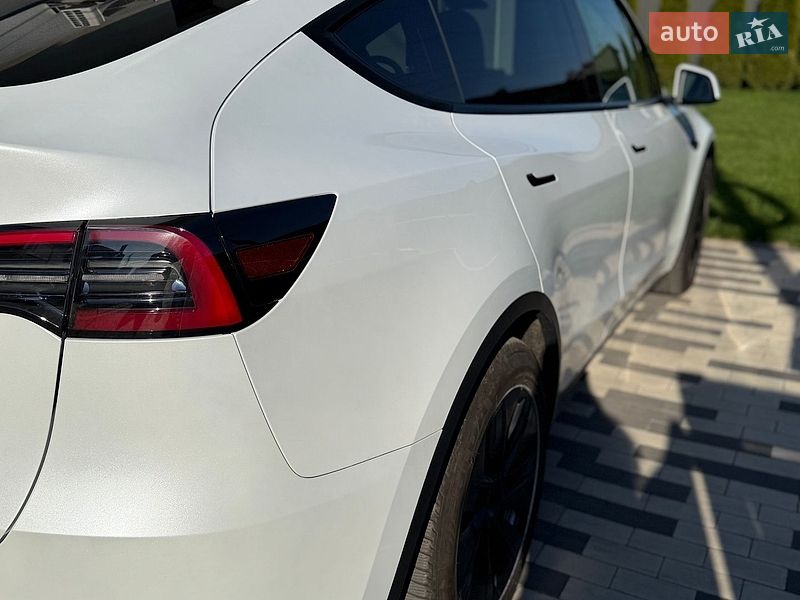 Позашляховик / Кросовер Tesla Model Y 2023 в Києві