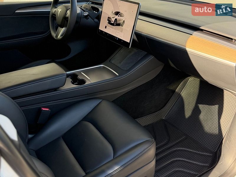 Позашляховик / Кросовер Tesla Model Y 2023 в Києві