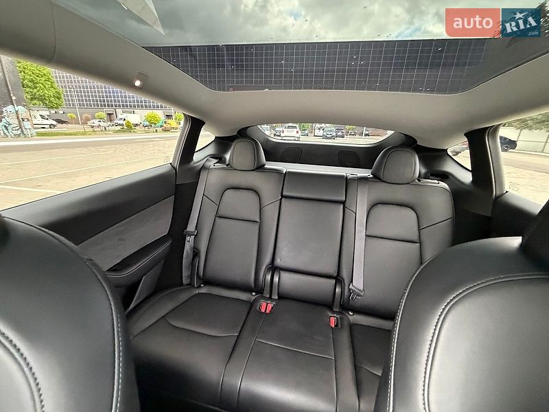 Внедорожник / Кроссовер Tesla Model Y 2023 в Луцке