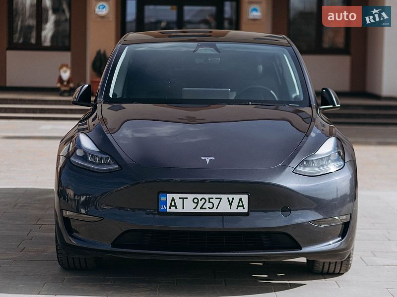 Внедорожник / Кроссовер Tesla Model Y 2023 в Ивано-Франковске
