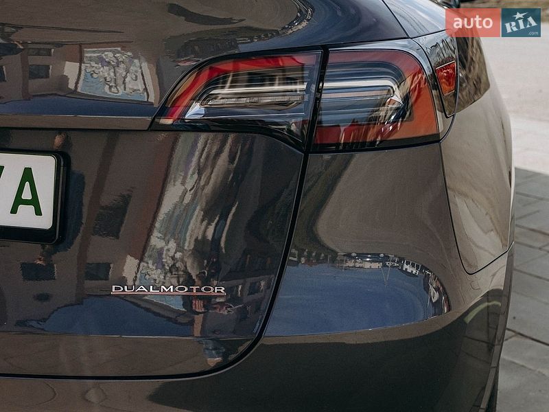 Внедорожник / Кроссовер Tesla Model Y 2023 в Ивано-Франковске
