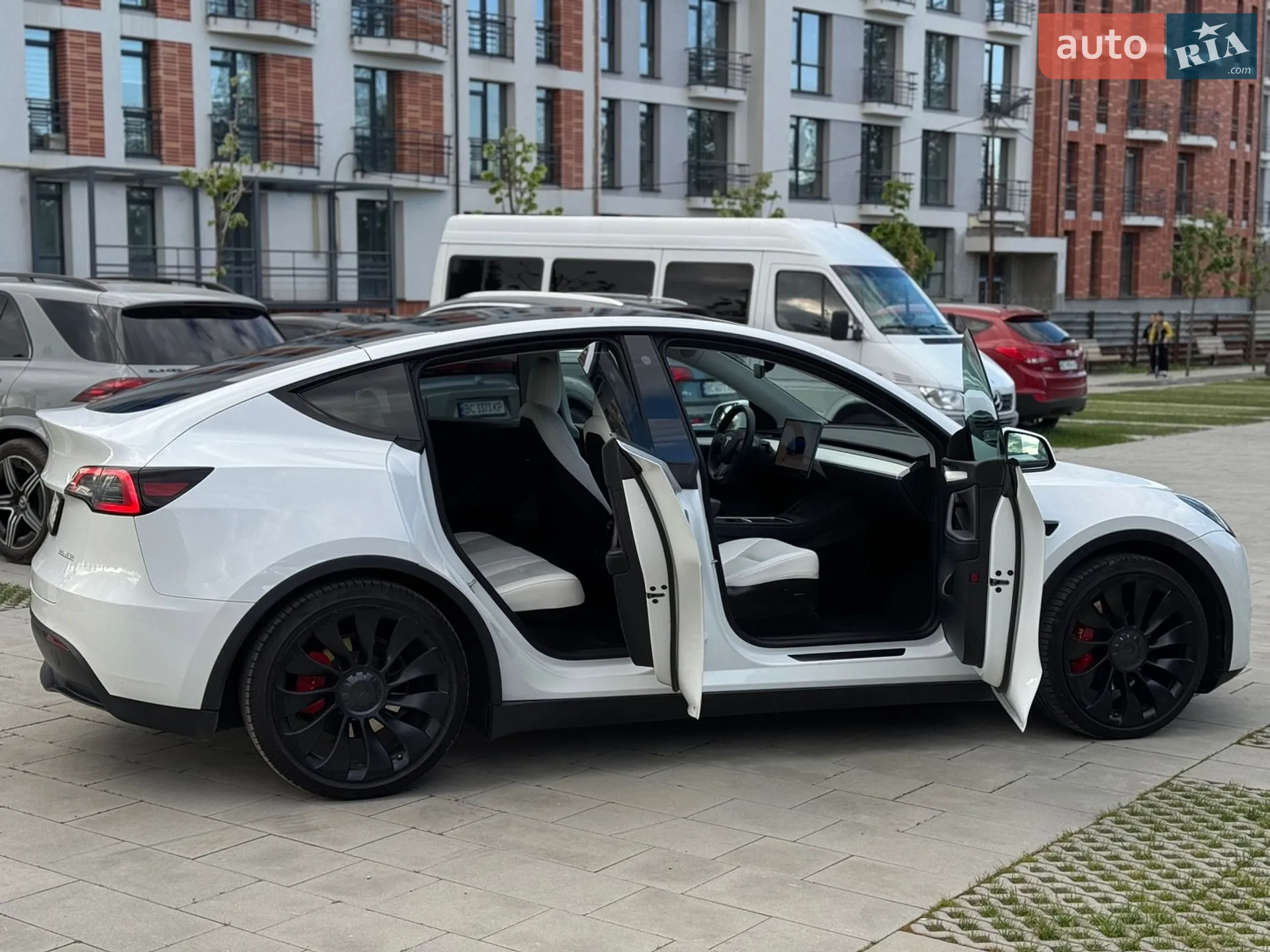 2022 Tesla Model Y - мініатюра 8
