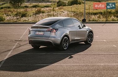 Позашляховик / Кросовер Tesla Model Y 2024 в Києві фото 5 Позашляховик / Кросовер Tesla Model Y 2024 в Києві