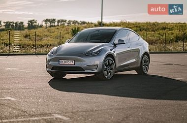Позашляховик / Кросовер Tesla Model Y 2024 в Києві фото 19 Позашляховик / Кросовер Tesla Model Y 2024 в Києві