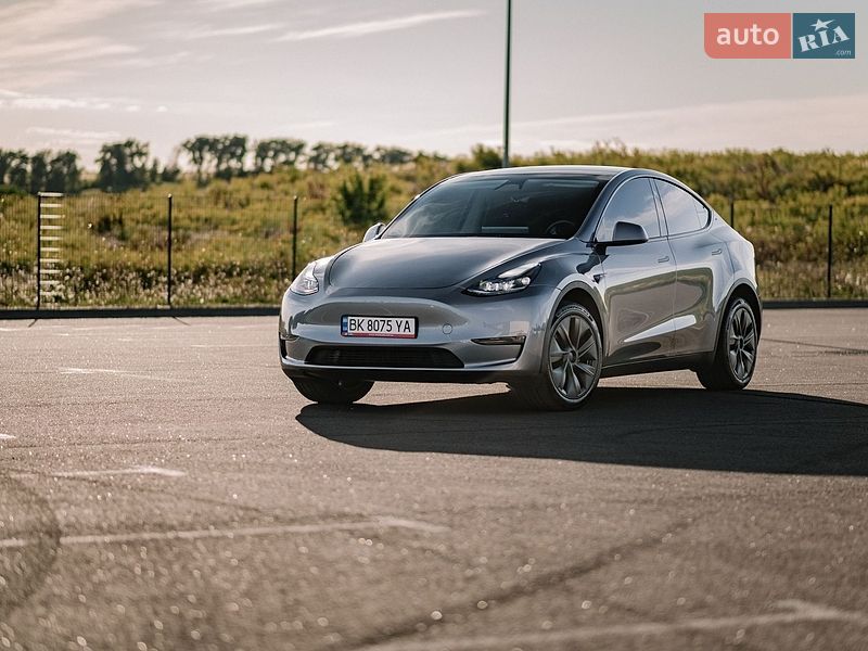 Позашляховик / Кросовер Tesla Model Y 2024 в Києві фото 21 Позашляховик / Кросовер Tesla Model Y 2024 в Києві
