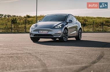 Позашляховик / Кросовер Tesla Model Y 2024 в Києві фото 22 Позашляховик / Кросовер Tesla Model Y 2024 в Києві
