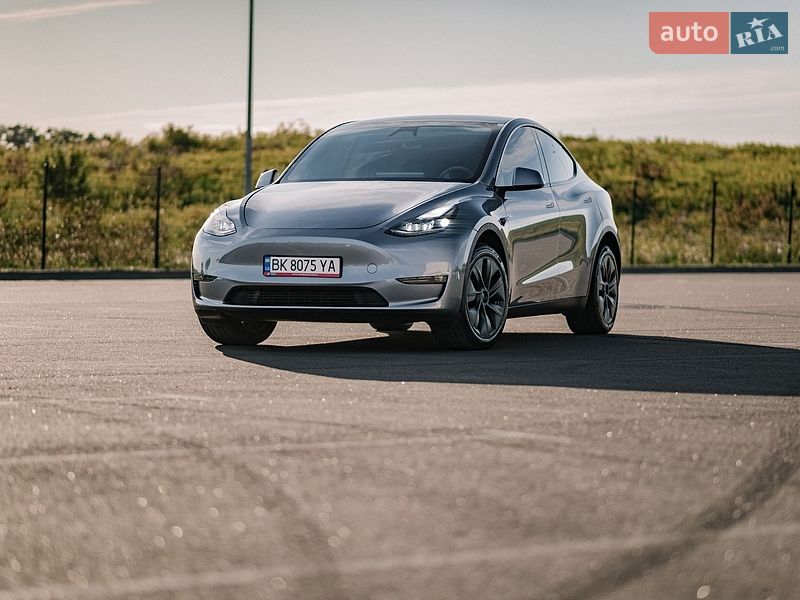 Позашляховик / Кросовер Tesla Model Y 2024 в Києві фото 22 Позашляховик / Кросовер Tesla Model Y 2024 в Києві