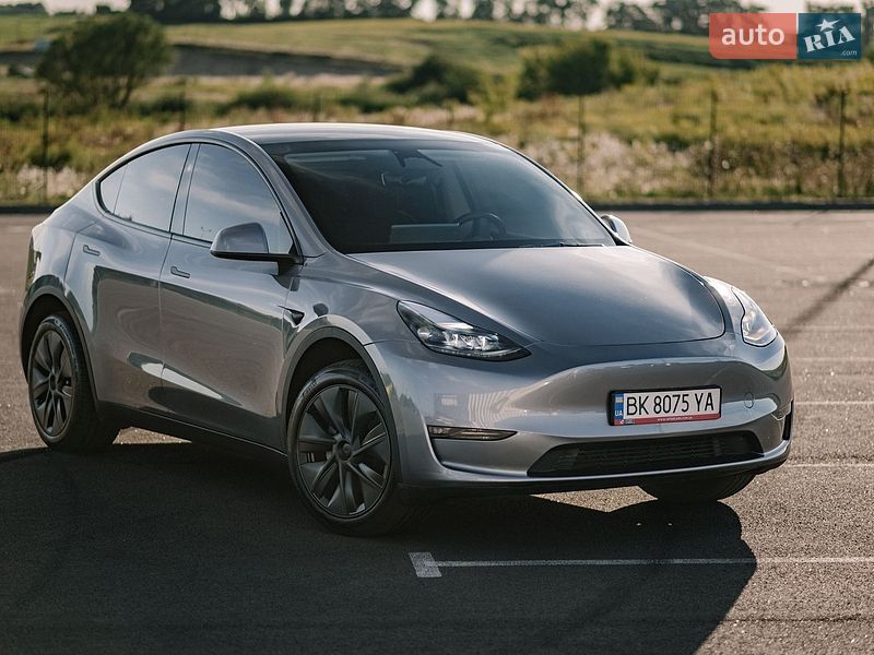 Позашляховик / Кросовер Tesla Model Y 2024 в Києві фото 27 Позашляховик / Кросовер Tesla Model Y 2024 в Києві